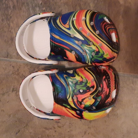 Crocs Out of this World Multi-Color, toddler size 5 - Picture 2 of 6